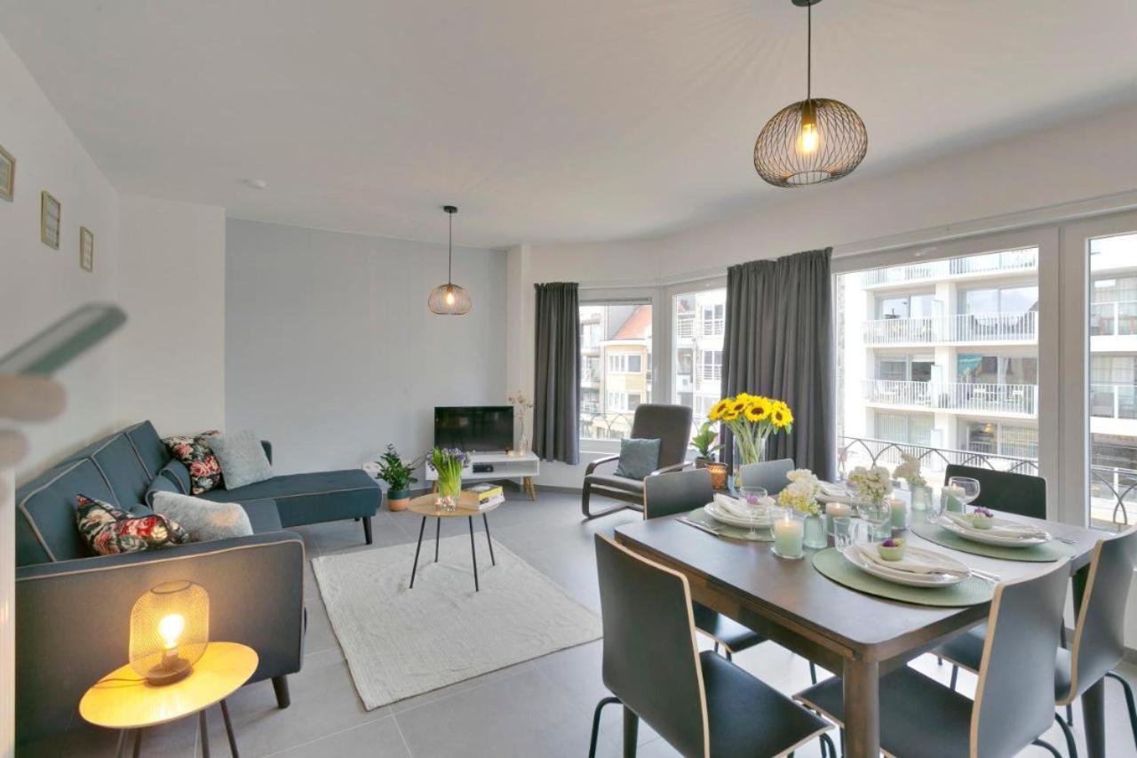 Delightful Family Apartment At Only 50 Meters From The Beach / Panne A Cote De Panne Exterior photo